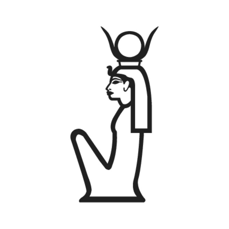 C9 — Déesse coiffée de cornes et du disque solaire