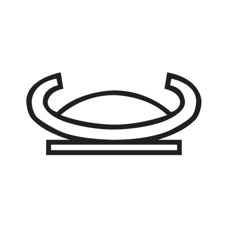 P4 — Barque de pêcheur portant un filet